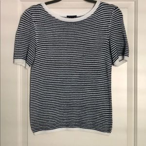 Theory short sleeve lightweight sweater